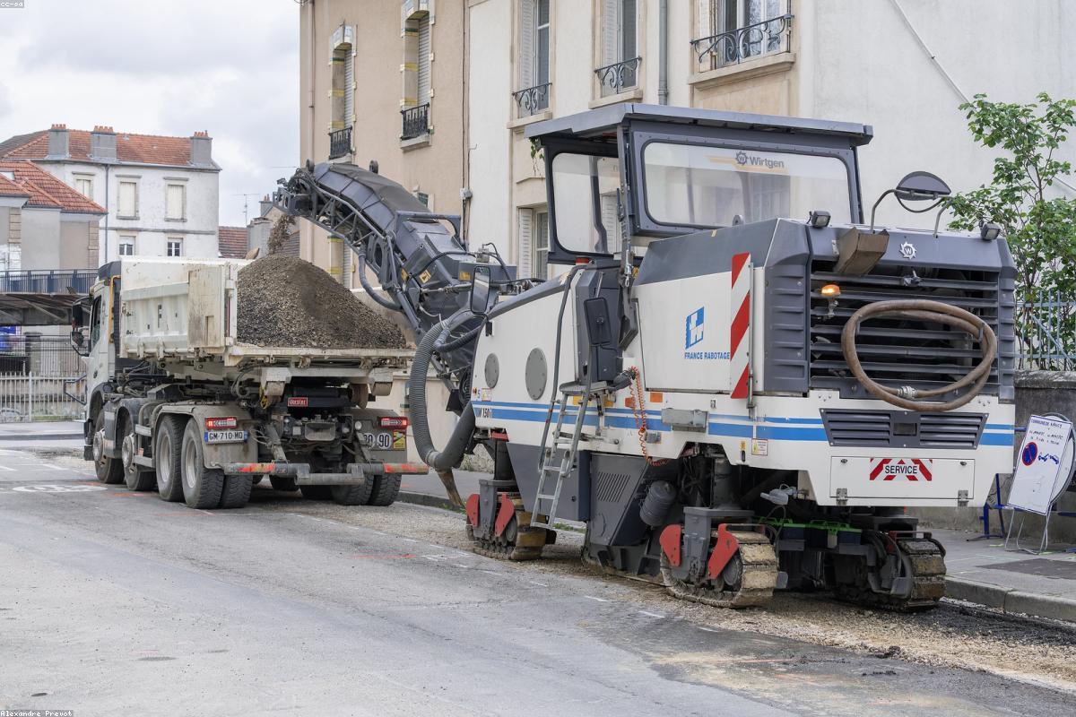 Zinguerie cuivre et gouttières neuves sur une toiture du Bas-Rhin